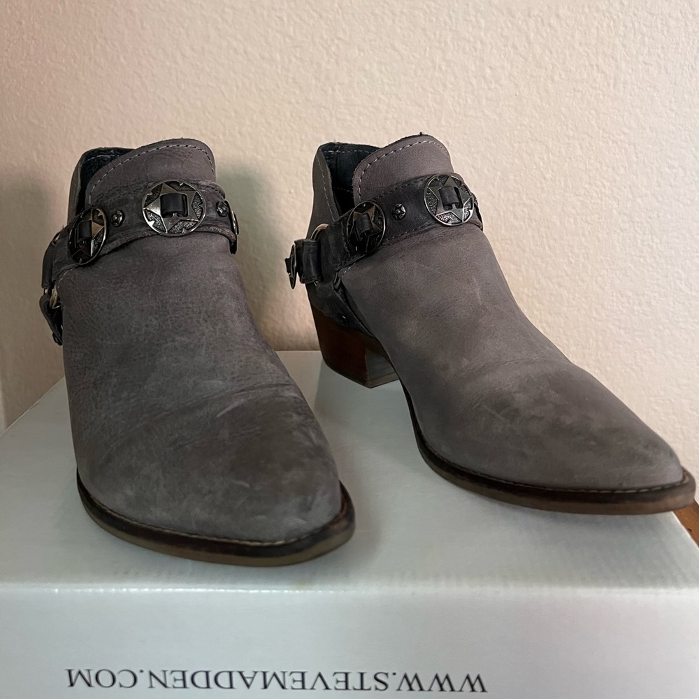 Steve Madden 'Aces' Dark Grey Women Ankle Booties Size 8